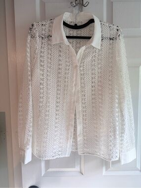 Gorgeous lace crochet top